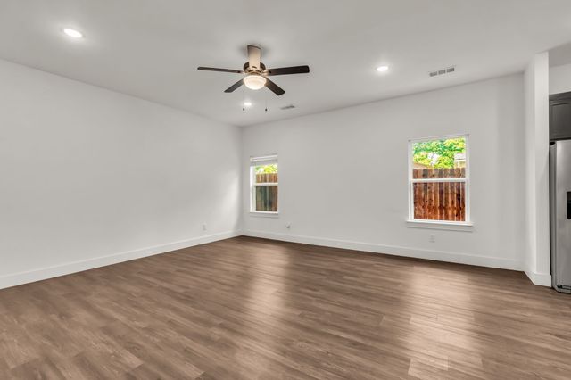2315 W Bond Street, Denison, TX 75020