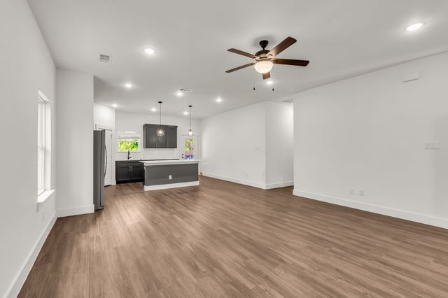 2315 W Bond Street, Denison, TX 75020
