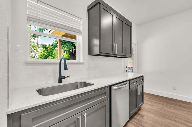 2315 W Bond Street, Denison, TX 75020