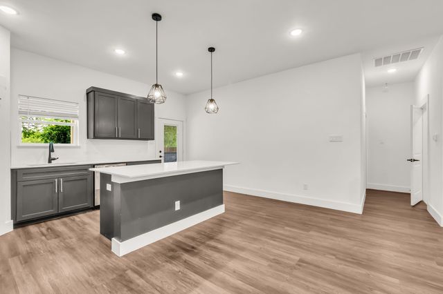 2315 W Bond Street, Denison, TX 75020