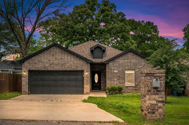 2315 W Bond Street, Denison, TX 75020