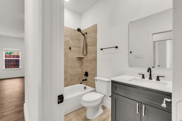2315 W Bond Street, Denison, TX 75020
