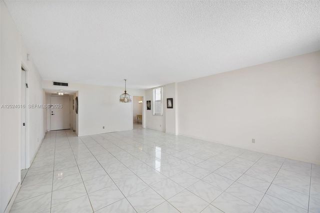 1865 S Ocean Dr 15L, Hallandale Beach, FL 33009