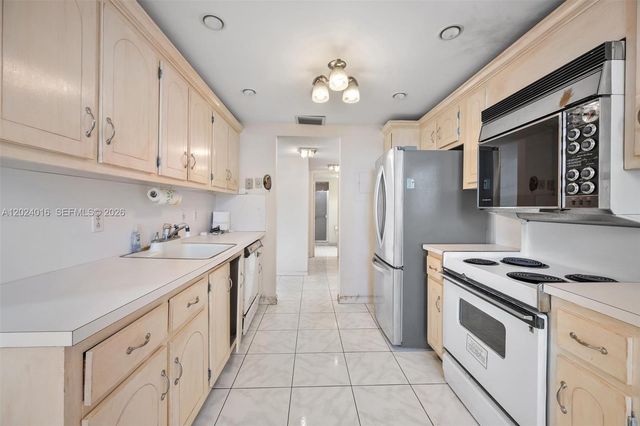 1865 S Ocean Dr 15L, Hallandale Beach, FL 33009
