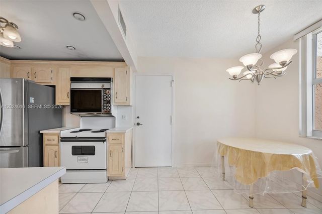 1865 S Ocean Dr 15L, Hallandale Beach, FL 33009