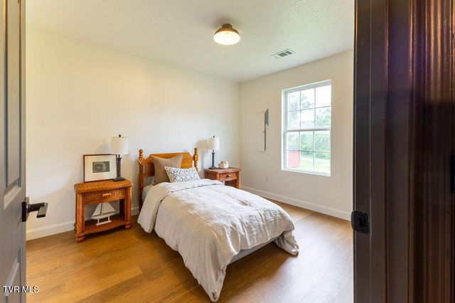 1607 East Watauga Avenue, Johnson City, TN 37601
