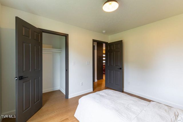 1607 East Watauga Avenue, Johnson City, TN 37601