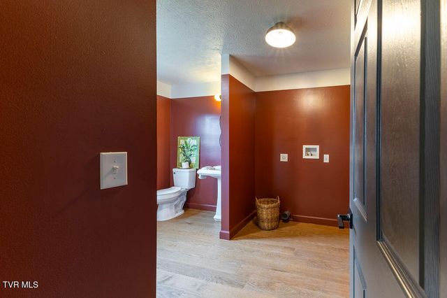 1607 East Watauga Avenue, Johnson City, TN 37601