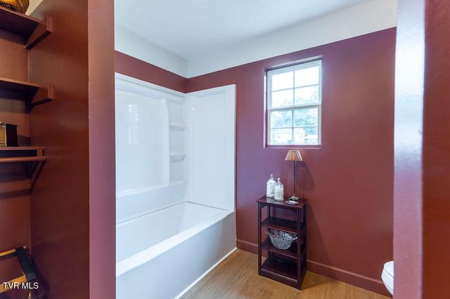 1607 East Watauga Avenue, Johnson City, TN 37601