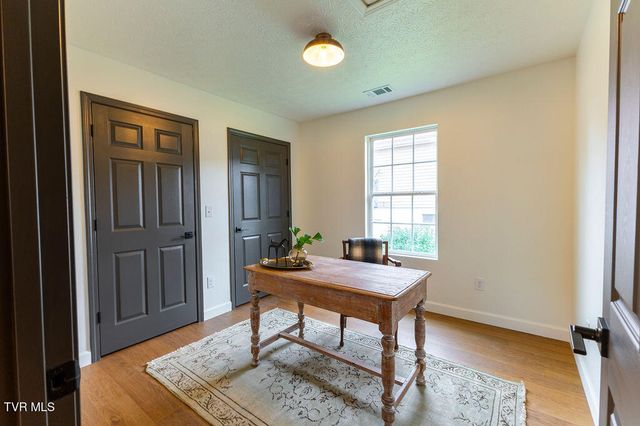 1607 East Watauga Avenue, Johnson City, TN 37601
