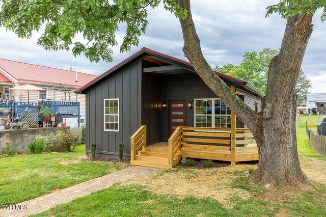 1607 East Watauga Avenue, Johnson City, TN 37601