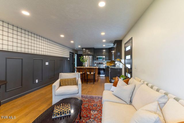 1607 East Watauga Avenue, Johnson City, TN 37601