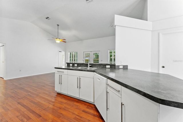 1435 CLUB DRIVE, Tarpon Springs, FL 34689