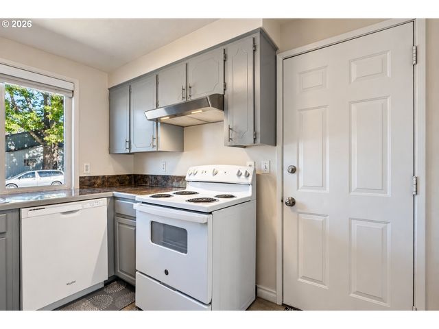 480 Ne 18TH St, Gresham, OR 97030