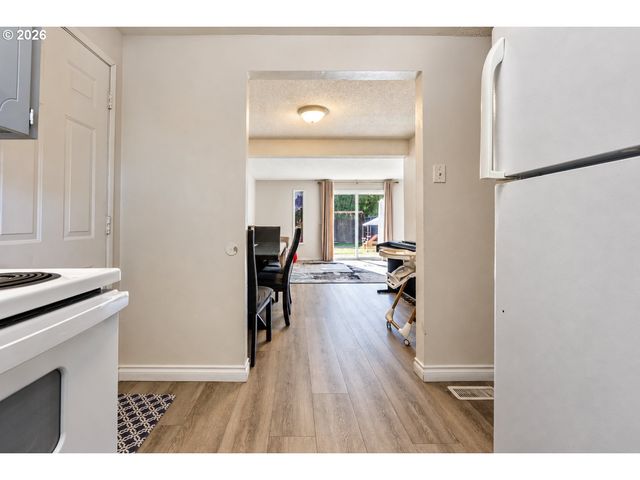 480 Ne 18TH St, Gresham, OR 97030