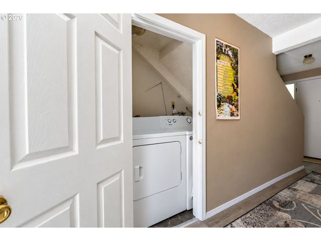 480 Ne 18TH St, Gresham, OR 97030