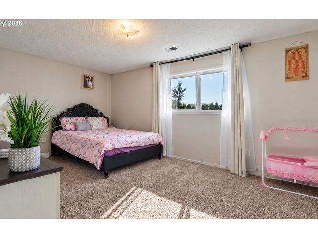 480 Ne 18TH St, Gresham, OR 97030