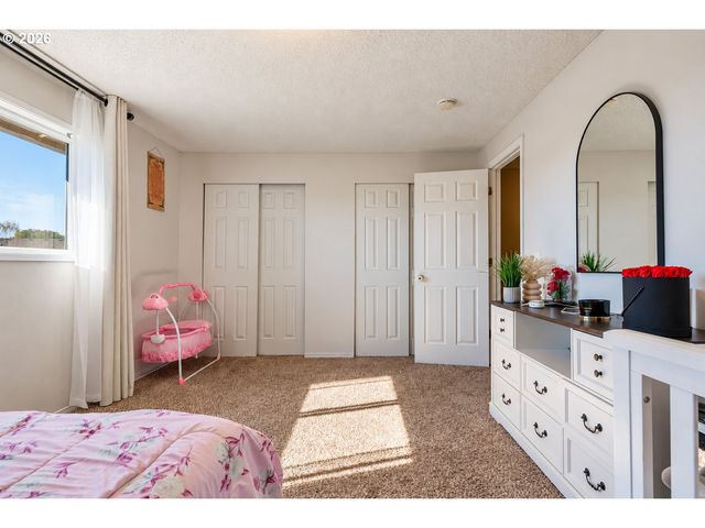 480 Ne 18TH St, Gresham, OR 97030