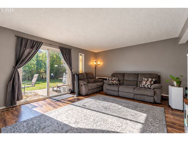 480 Ne 18TH St, Gresham, OR 97030