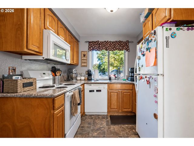 480 Ne 18TH St, Gresham, OR 97030