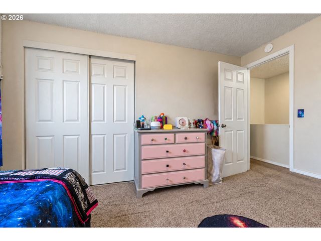 480 Ne 18TH St, Gresham, OR 97030