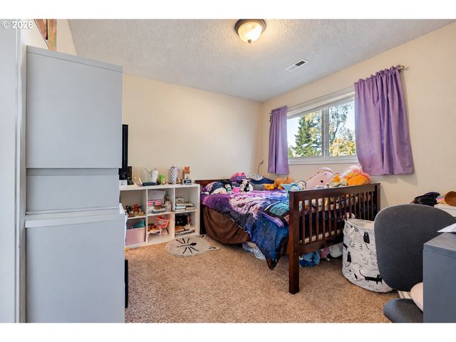 480 Ne 18TH St, Gresham, OR 97030