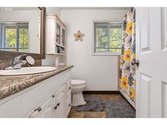 480 Ne 18TH St, Gresham, OR 97030