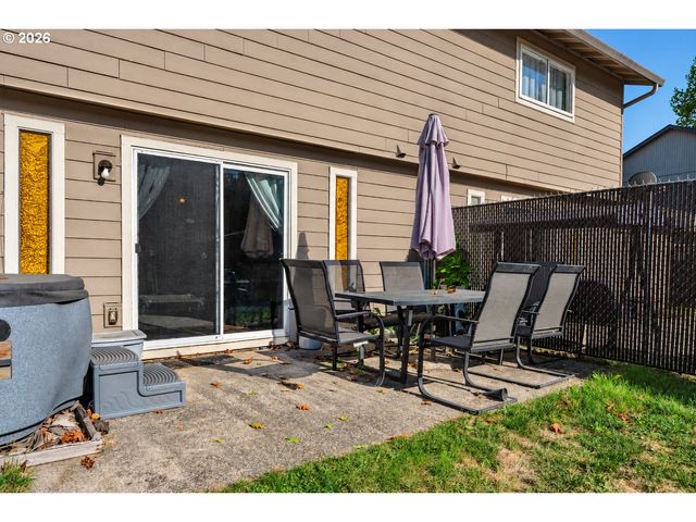 480 Ne 18TH St, Gresham, OR 97030