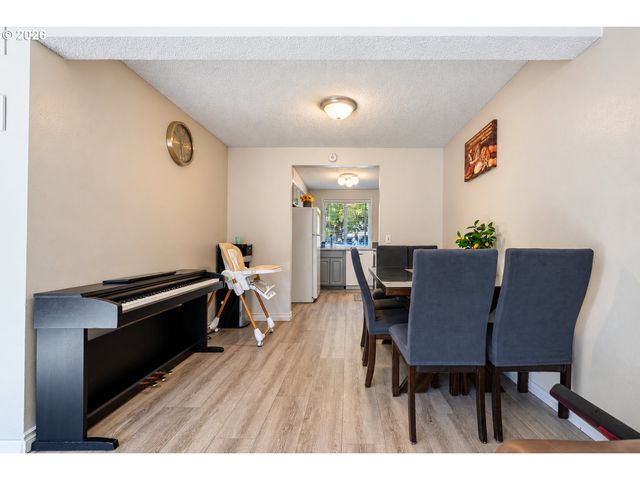 480 Ne 18TH St, Gresham, OR 97030