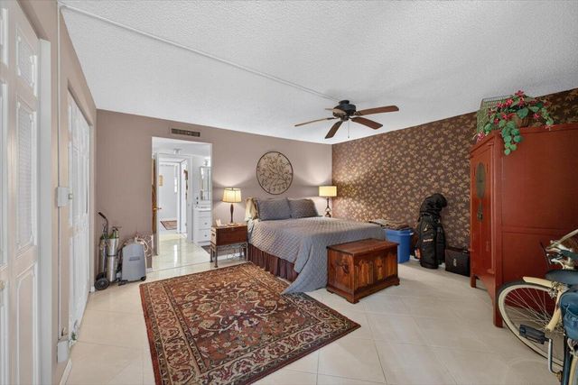 3251 HOLIDAY SPRINGS Boulevard 205, Margate, FL 33063