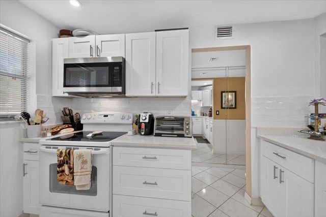 3251 HOLIDAY SPRINGS Boulevard 205, Margate, FL 33063