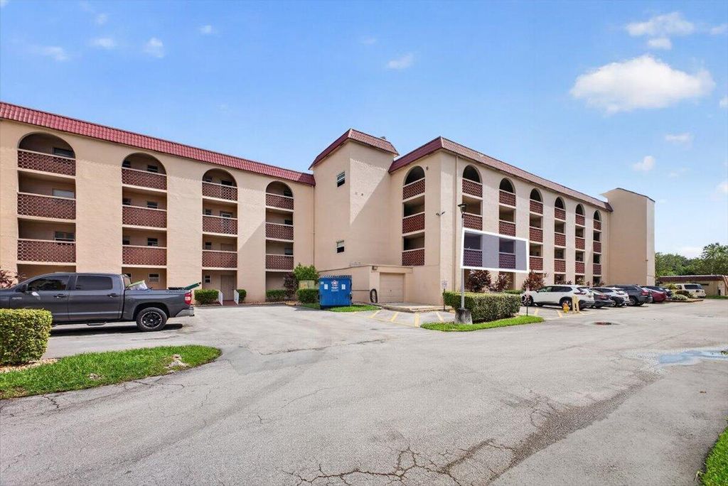 3251 HOLIDAY SPRINGS Boulevard 205, Margate, FL 33063