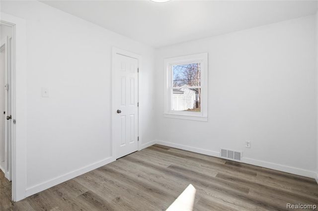 23384 Vassar Avenue, Hazel Park, MI 48030