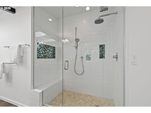 5330 Sw WESTDALE Dr, Portland, OR 97221