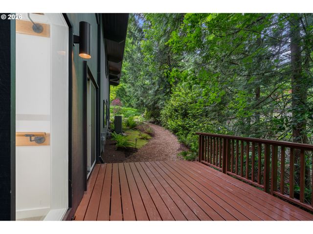 5330 Sw WESTDALE Dr, Portland, OR 97221