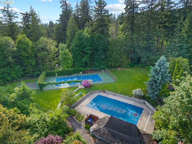 5330 Sw WESTDALE Dr, Portland, OR 97221