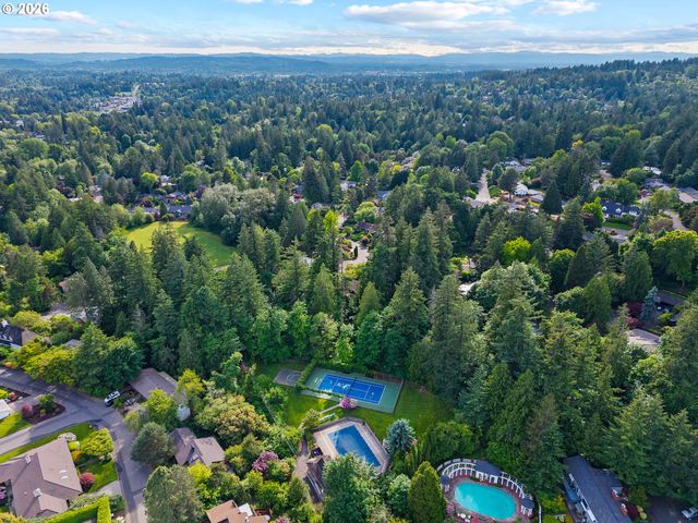 5330 Sw WESTDALE Dr, Portland, OR 97221