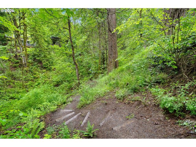 5330 Sw WESTDALE Dr, Portland, OR 97221