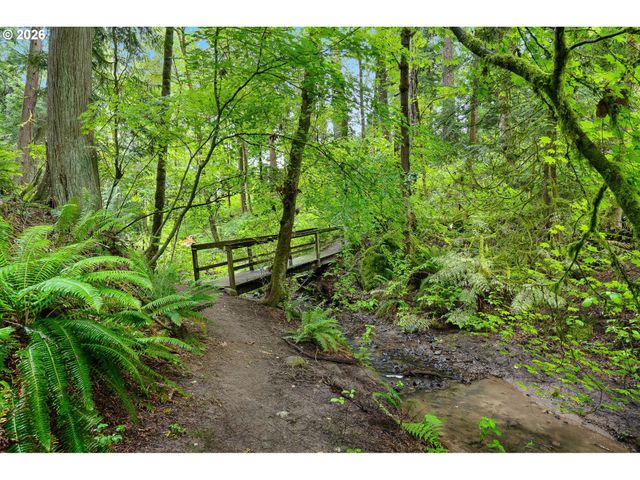 5330 Sw WESTDALE Dr, Portland, OR 97221
