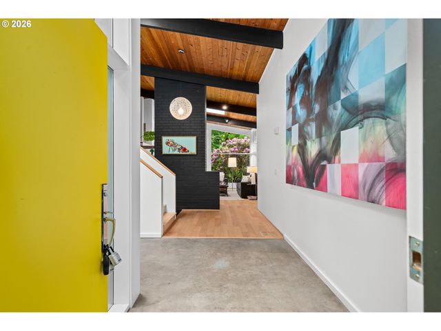5330 Sw WESTDALE Dr, Portland, OR 97221