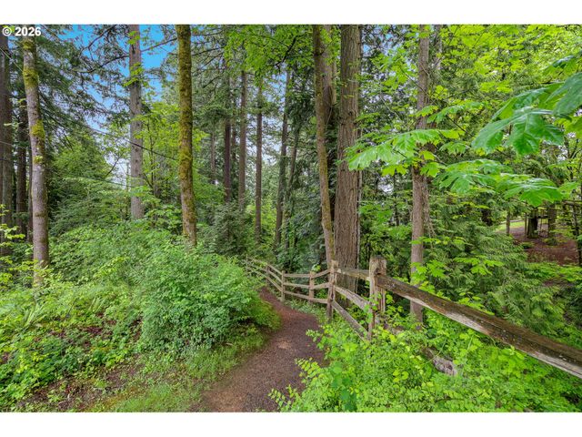 5330 Sw WESTDALE Dr, Portland, OR 97221