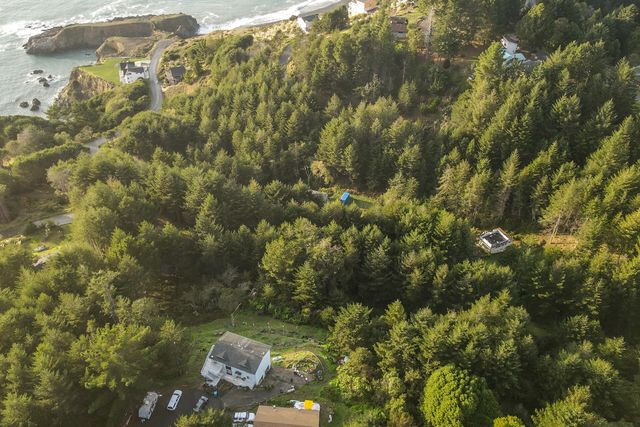 710 Upper Pacific Drive, Shelter Cove, CA 95589