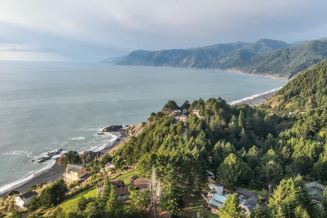 710 Upper Pacific Drive, Shelter Cove, CA 95589