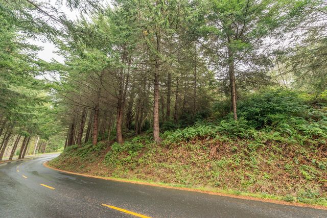 710 Upper Pacific Drive, Shelter Cove, CA 95589