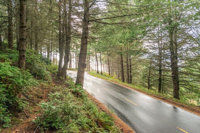 710 Upper Pacific Drive, Shelter Cove, CA 95589