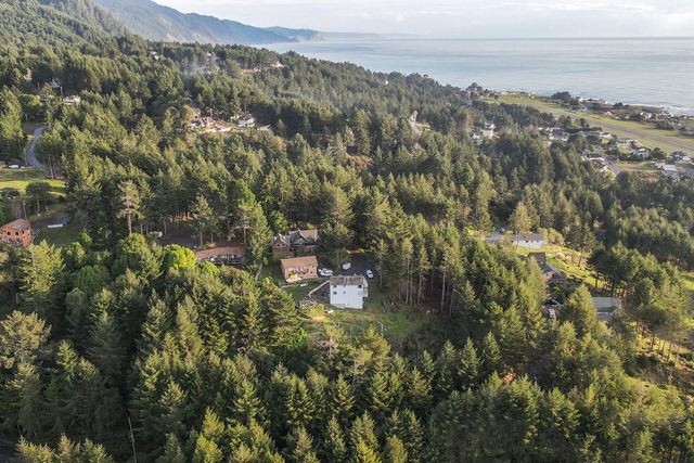 710 Upper Pacific Drive, Shelter Cove, CA 95589