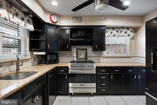 55 E EVESHAM RD, Runnemede, NJ 08078