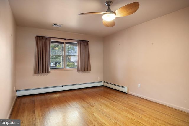 55 E EVESHAM RD, Runnemede, NJ 08078