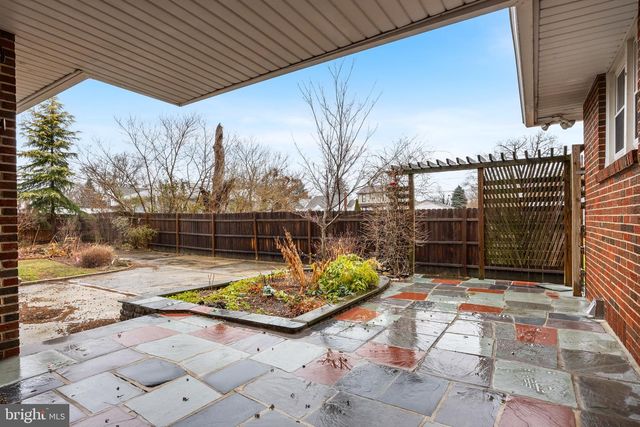 55 E EVESHAM RD, Runnemede, NJ 08078