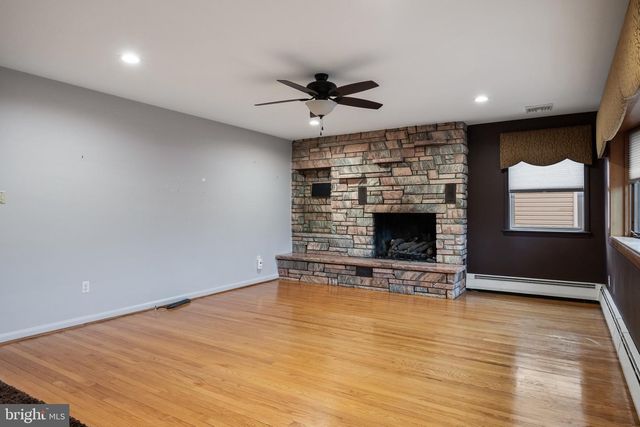 55 E EVESHAM RD, Runnemede, NJ 08078